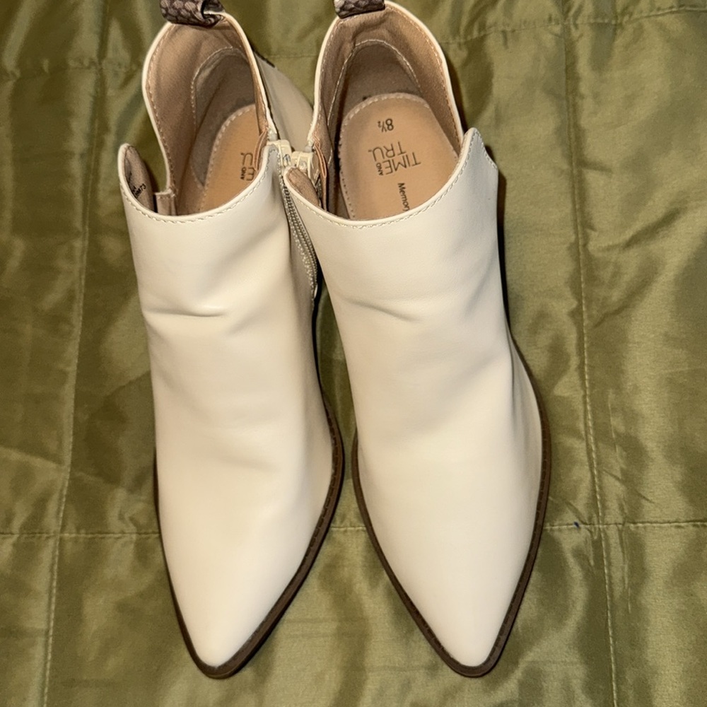 Time and Tru Ivory zip up ankle boots with snake print detail - Picture 9 of 10